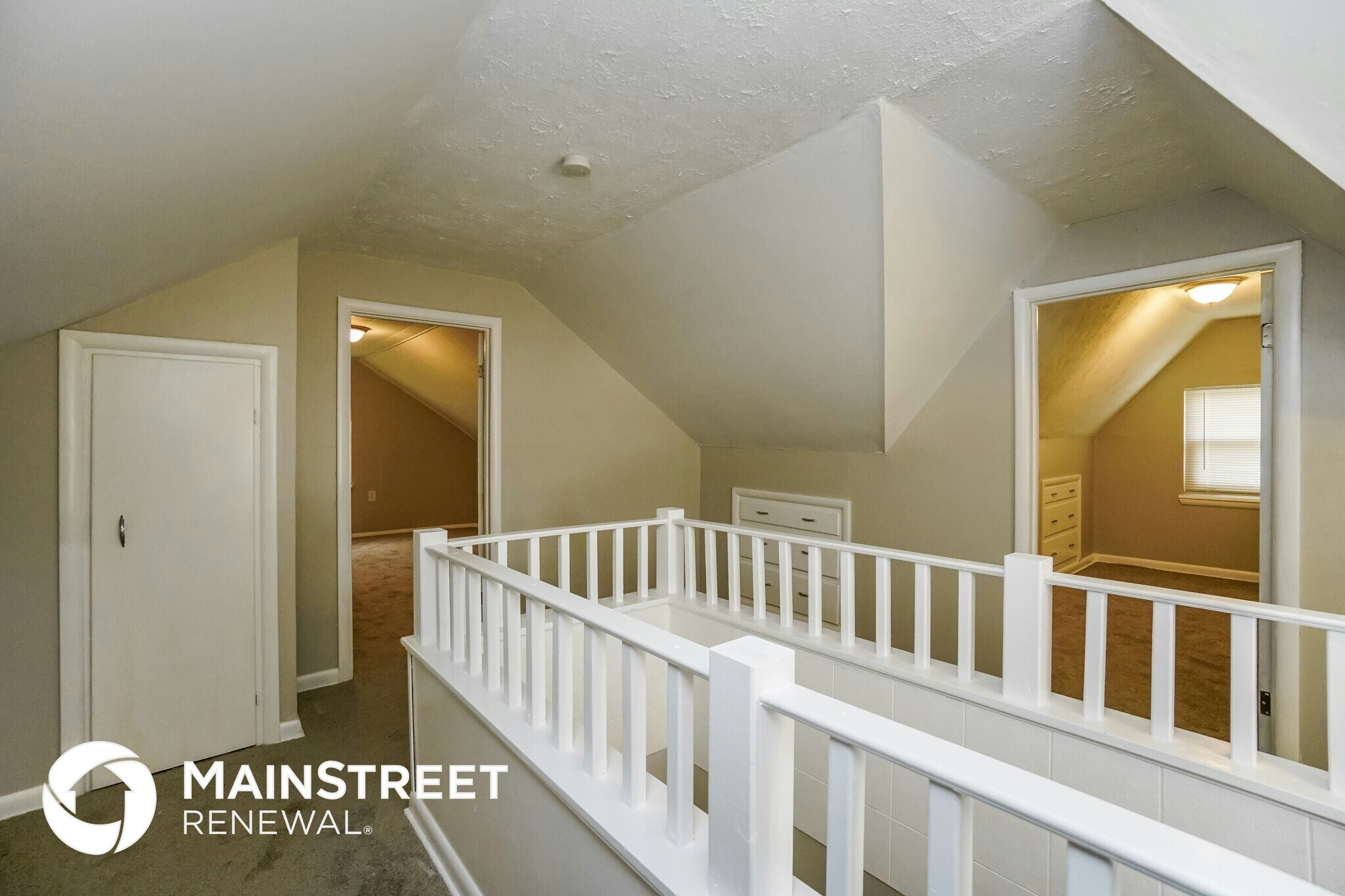 Building Photo - 1646 Oakwood Ave