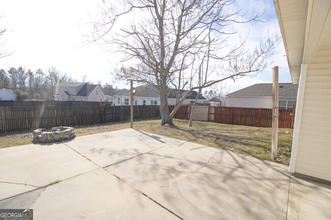 Building Photo - 8002 Ponderosa Pine Ave