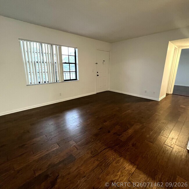 Building Photo - 4205 Oak Terrace Dr