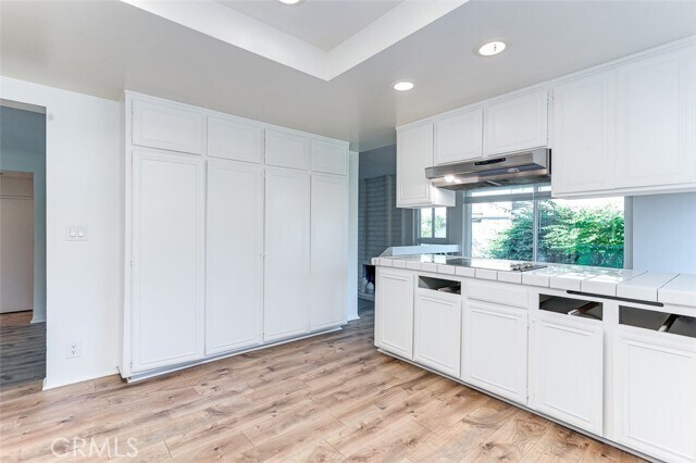 Building Photo - 23 Blazing Star