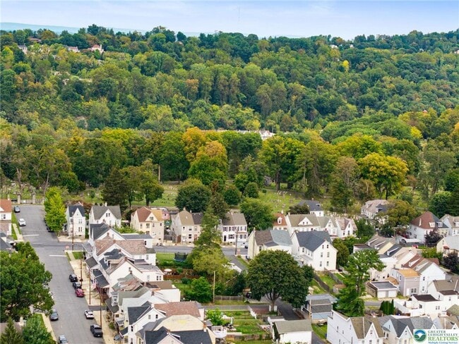 Building Photo - 821 Jackson St