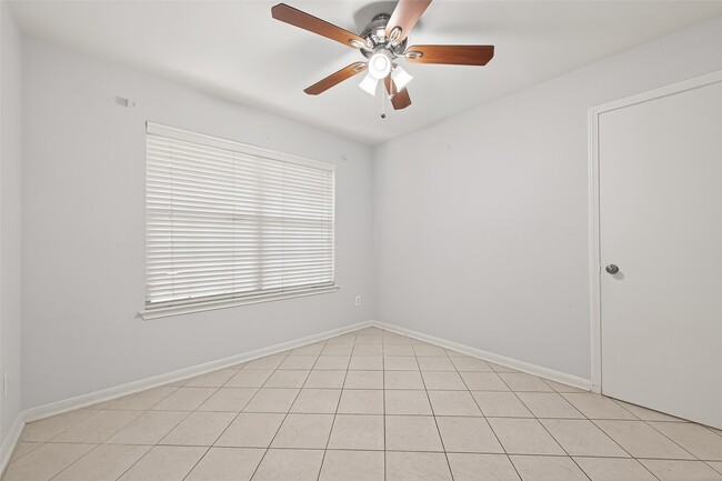 Building Photo - 8427 Brickhaven Ln