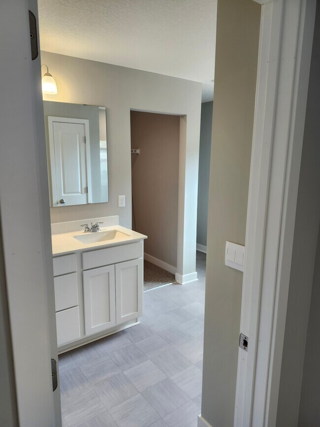 Building Photo - 11128 Balsam Pointe Trl