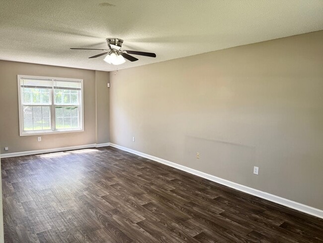 Building Photo - Two Story Home