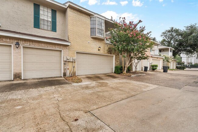 Building Photo - 2220 Bering Dr
