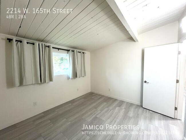 Building Photo - 2214 W 165th St