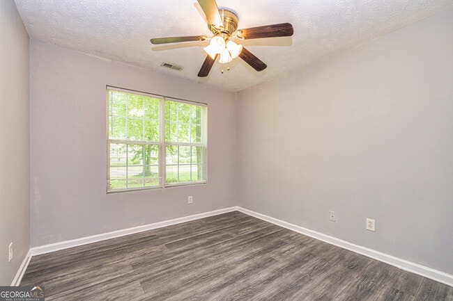 Building Photo - 227 Cranford Mill Dr