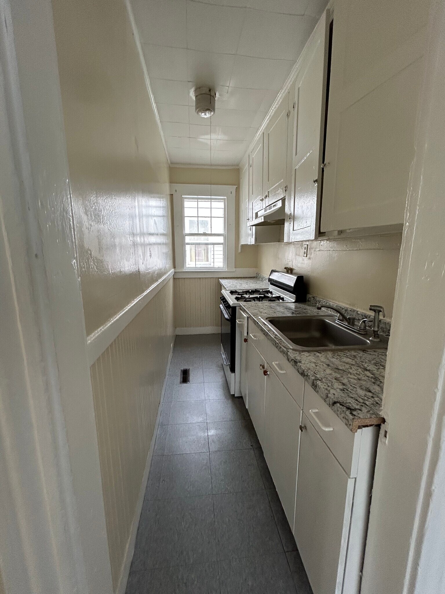 Kitchen - 47 Juniper St