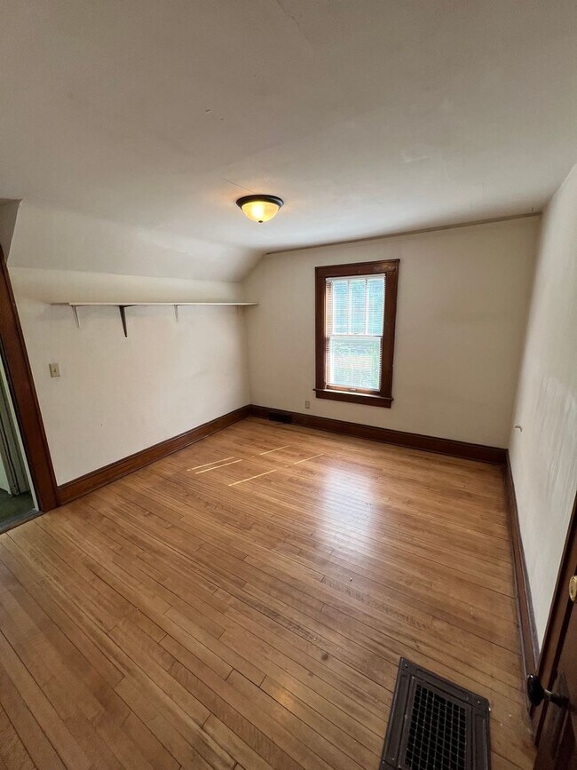 Building Photo - 935 Vilas Ave