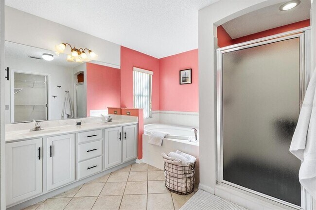 Building Photo - 1505 Doria Ln