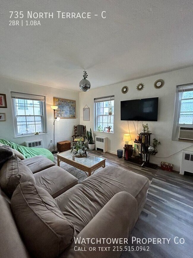 Building Photo - 735 North Terrace