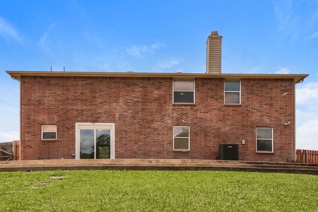 Building Photo - 1421 Nimitz Way
