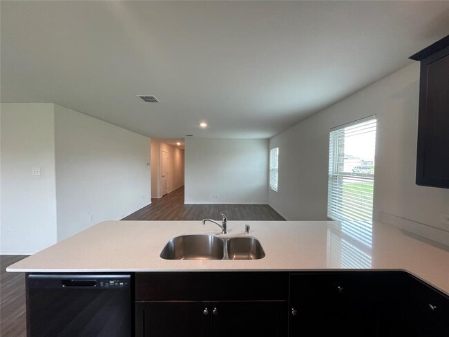 Building Photo - 1204 Lady Bird St