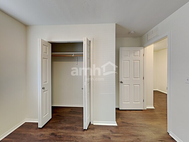 Building Photo - 7769 E Bratton Dr