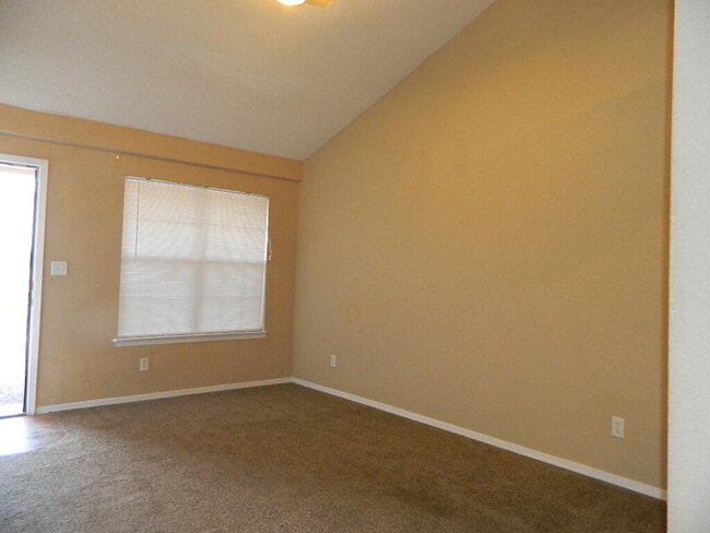 Building Photo - 3268 Tierra Mision Dr