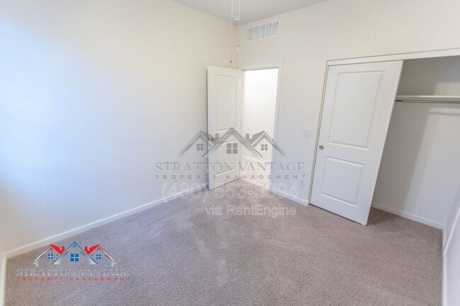 Building Photo - 2898 Kim Dr