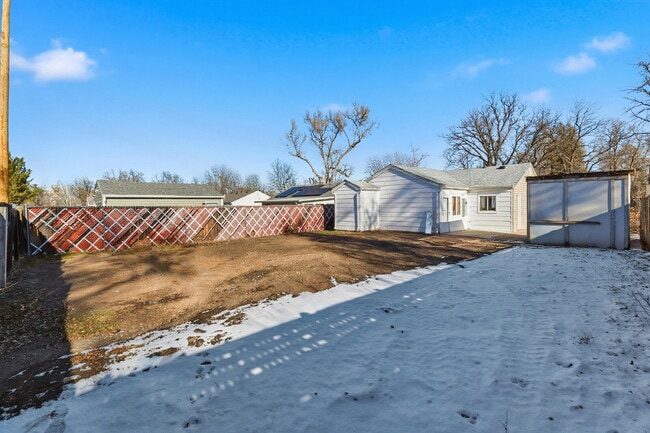 Building Photo - $2,030.95 - 3 Bedrooms, 1 Bathroom, Single Family Home in Aurora with fenced Yard!