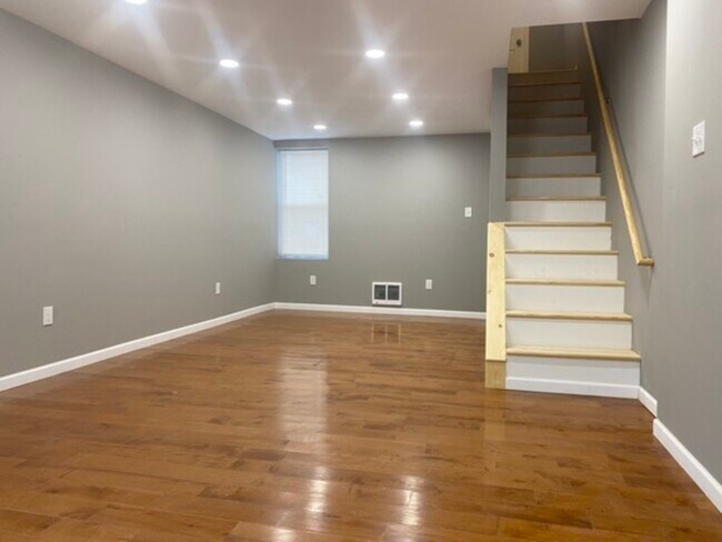 Building Photo - 925 N Markoe St