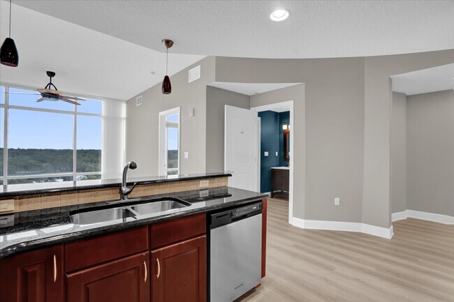 Building Photo - 101 S Eola Dr