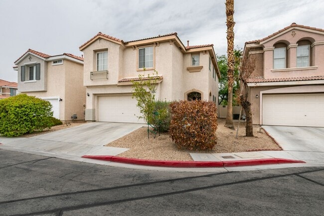 Building Photo - Beautiful 2-story home featuring 4 bedroom...
