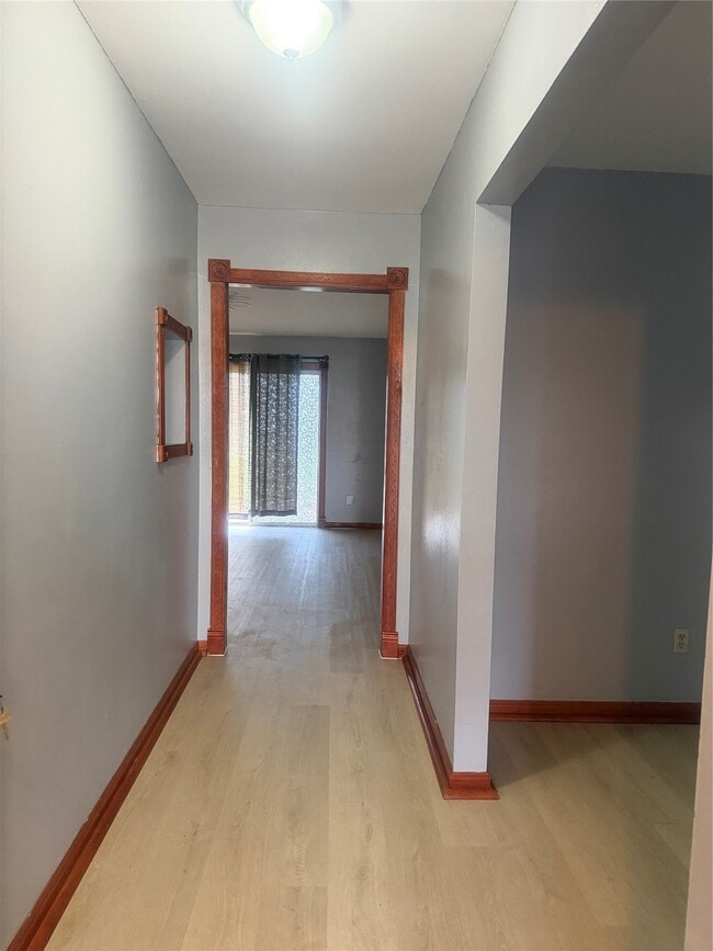 Building Photo - 10831 Overlea Dr