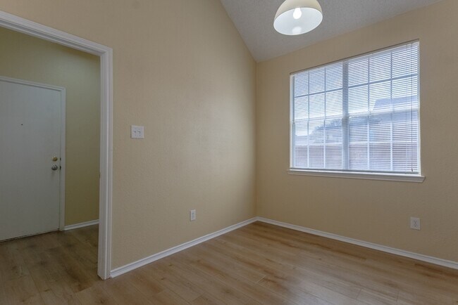Building Photo - 7414 Westhaven Dr