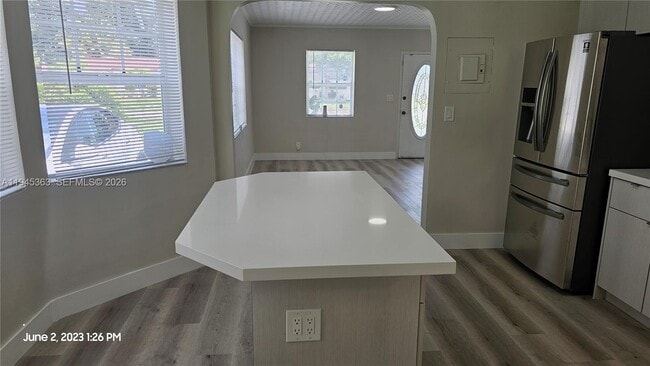 Building Photo - 626 S 28th Ave