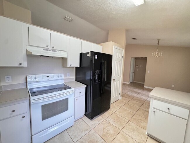 Building Photo - THIS IS NOT AVAILABLE FOR SHOWING UNTIL MI...