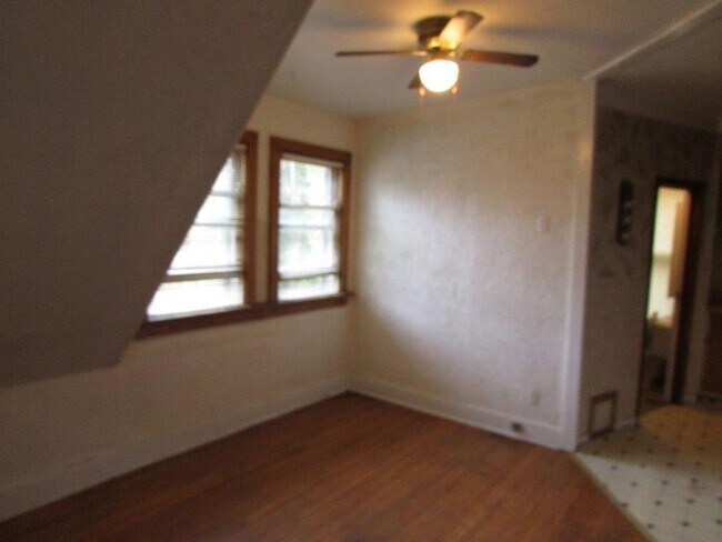 Building Photo - 1626 Winnebago St