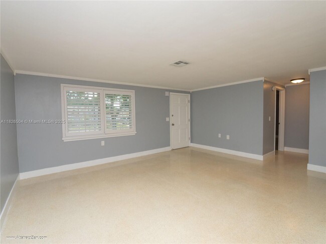 Building Photo - 3421 Cantrell