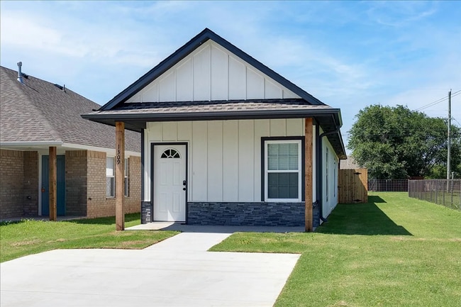 Building Photo - Be the First to Live in this Charming 2-Be...