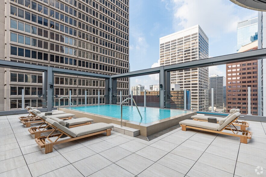 Primary Photo - 17 Market West