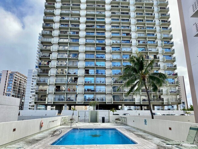 Building Photo - Ocean View - Fully Furnished 1 Bedroom - W...