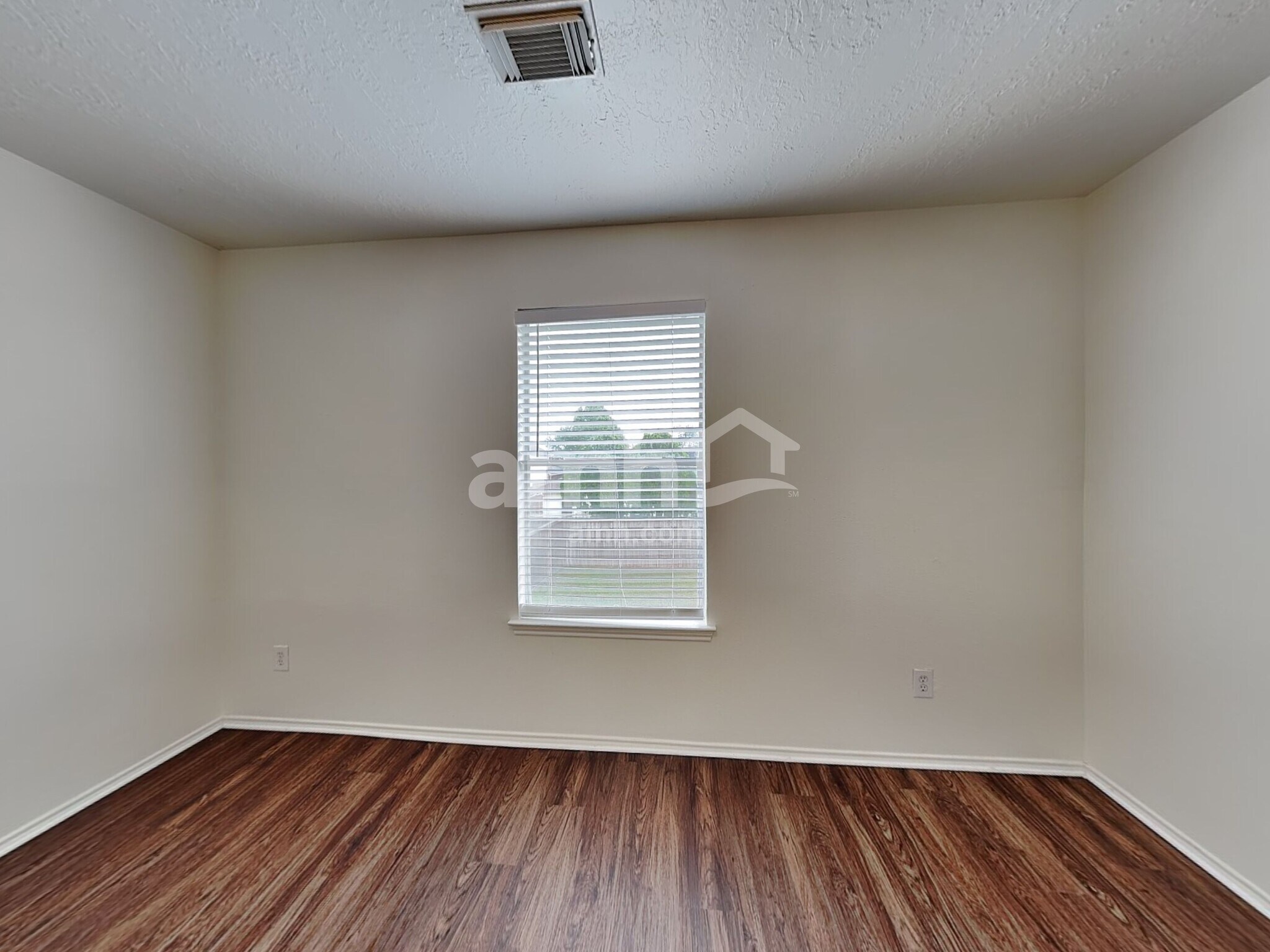 Building Photo - 16403 Lynn Crest Ct