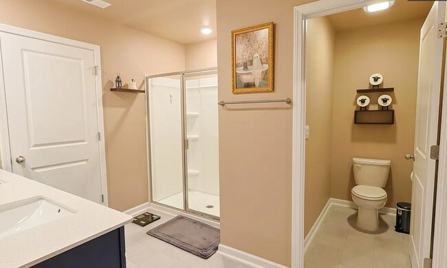 Building Photo - Beautiful 5 Bedroom, 3 Bath Home- New to Rental Market- Short Commute to Ft. Bragg