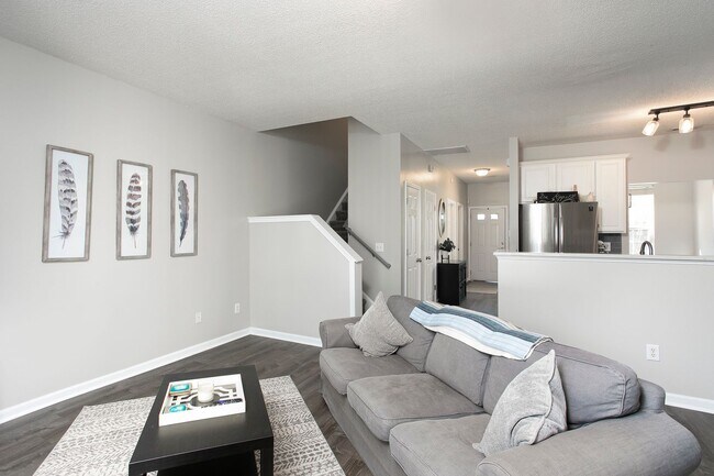 Building Photo - 3 Bd / 2.5 Bth townhouse in SW Durham Aubu...
