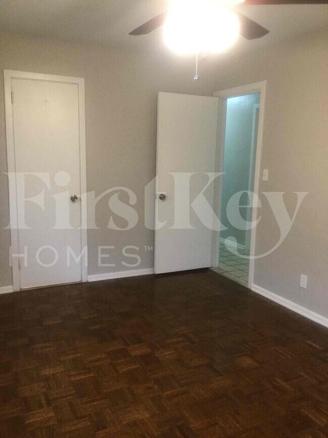 Building Photo - 609 Snowden Dr