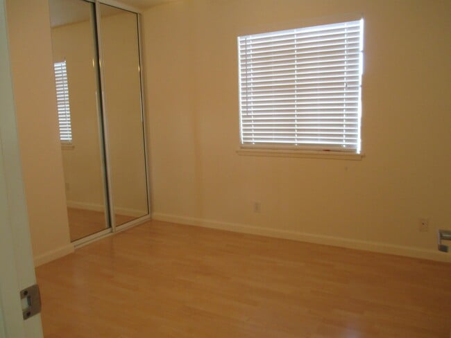 Building Photo - 95-1007-1007 Puuanu St