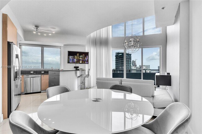 Building Photo - 60 SW 13th St