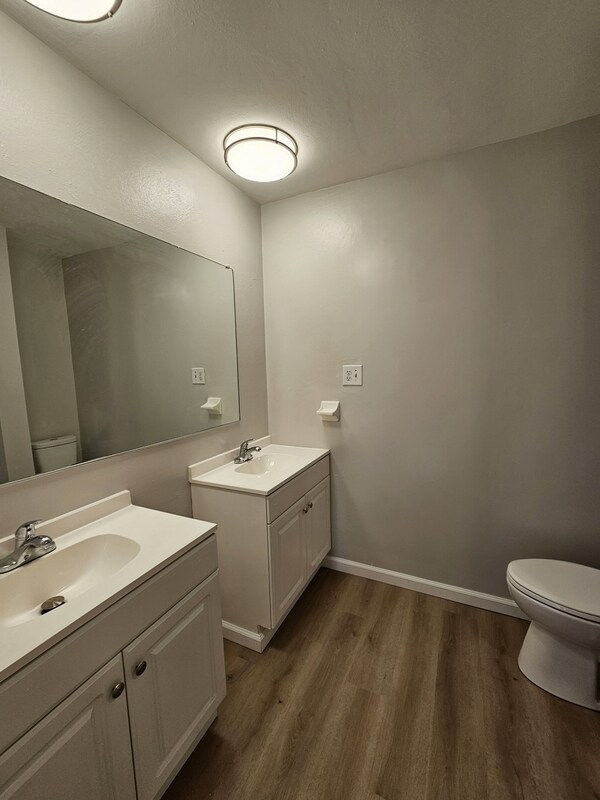 Building Photo - 723 Atterbury Ct