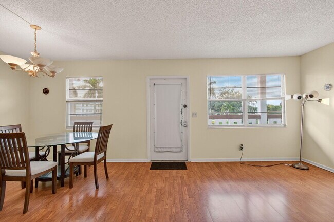 Building Photo - 2015 Cornwall A