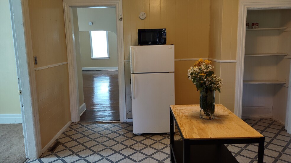 Building Photo - 310 3rd St