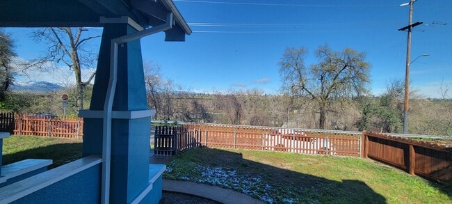 Building Photo - Enjoy The River Breeze On The Front Porch