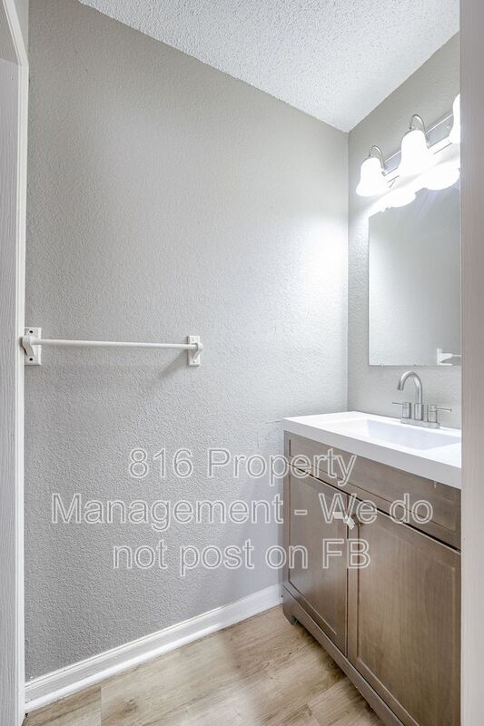 Building Photo - 2310-2312 Monroe Ave