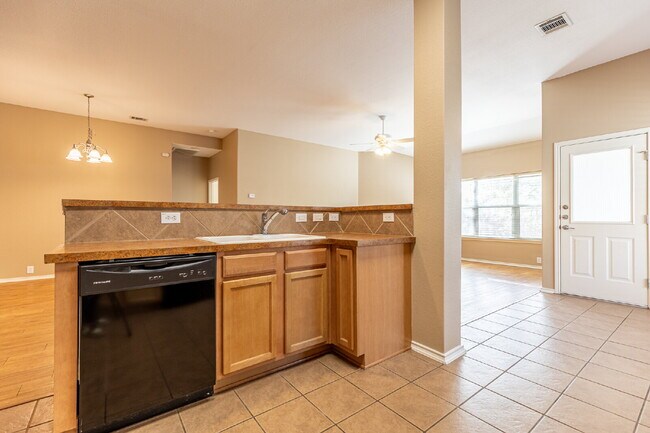 Building Photo - 648 Rooster Run