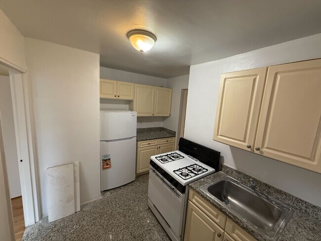 Building Photo - 3855 Orloff Ave