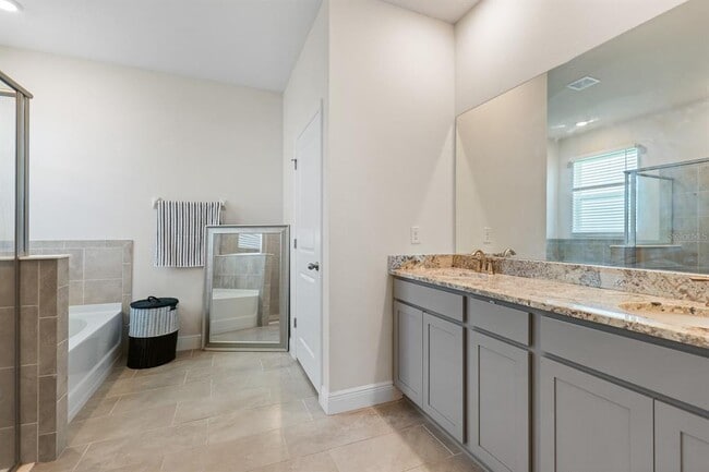 Building Photo - 5689 Hawks Cay St
