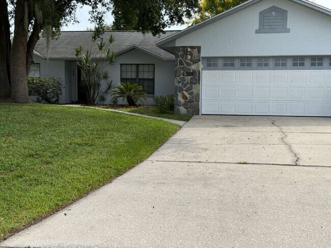 Primary Photo - "Charming 3-Bedroom Retreat with 2 Full Ba...