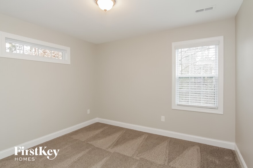 Building Photo - 7879 Smith Pond Dr