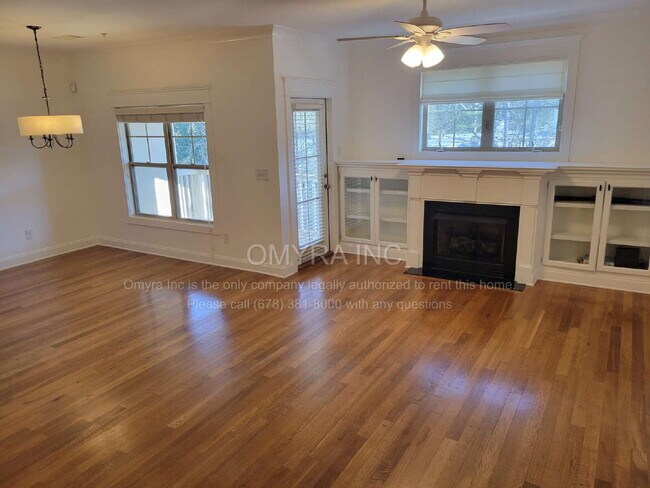 Building Photo - Stunning Townhome Overlooking Beltline at Grant Park!